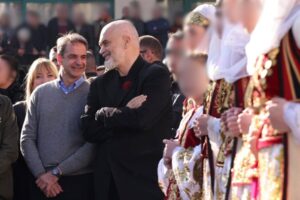 Vangjel Tavo, Edi Rama, Gangster Ministerin Fricka in Himari